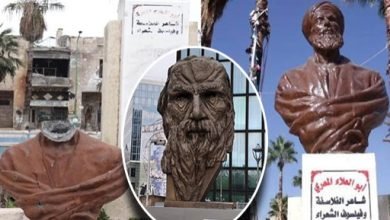 أبو العلاء المعري بين تمثالين .. في سوريا قطعوا رأسه وبفرنسا جعلوه غاضبًا