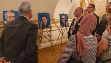 شاهد لوحات عمرو فهمى فى معرض نجوم فى السماء بلندن