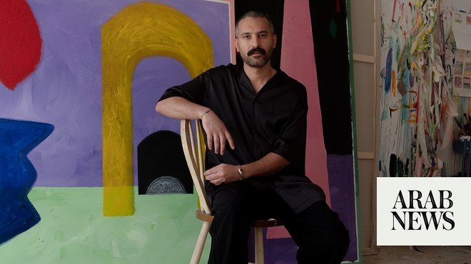 يقول الفنان السعودي ناصر الملحم: “الجمال ضروري لروحك”. يقول الفنان السعودي ناصر الملحم: “الجمال ضروري لروحك”.