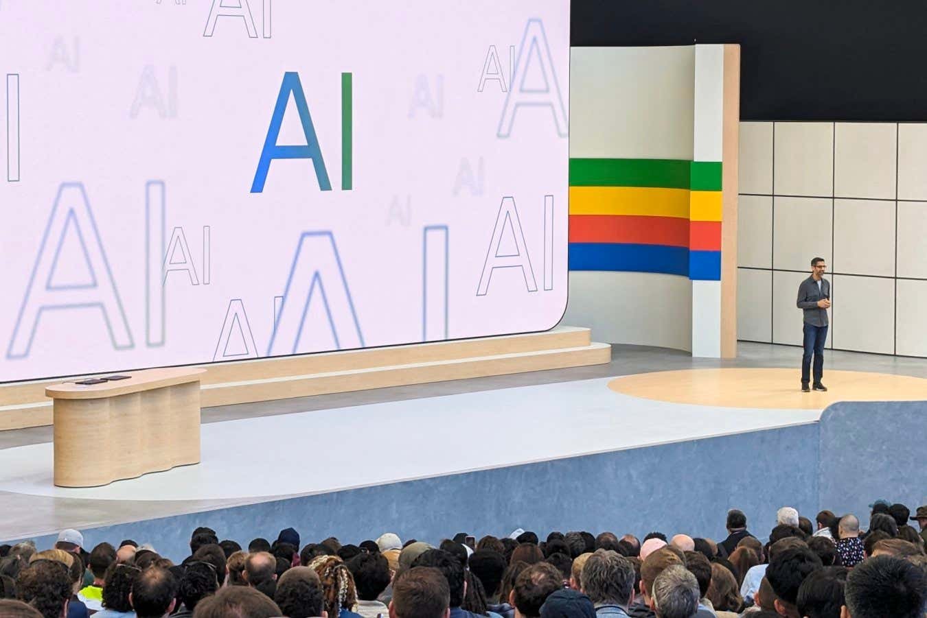 نظرة عامة على Google AI: هل يمكن إصلاح أداة البحث الجديدة الكارثية؟