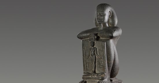 يوجد بالمتحف المصرى.. تمثال مغطى بكتابات سحرية تحمى من لدغات الثعابين يوجد بالمتحف المصرى.. تمثال مغطى بكتابات سحرية تحمى من لدغات الثعابين