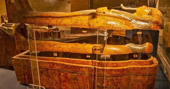 آثار فريدة.. تابوت كاهن آمون عثر عليه فى الدير البحرى ويوجد بالمتحف المصرى آثار فريدة.. تابوت كاهن آمون عثر عليه فى الدير البحرى ويوجد بالمتحف المصرى