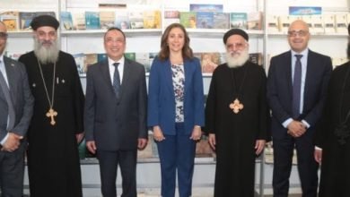 وزيرة الثقافة ومحافظ الإسكندرية يفتتحان الدورة الـ 7 لمعرض الكتاب بالكاتدرائية