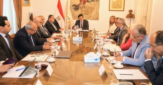 وزير الثقافة يقدم خطة العمل في أول اجتماع مع رؤساء القطاعات