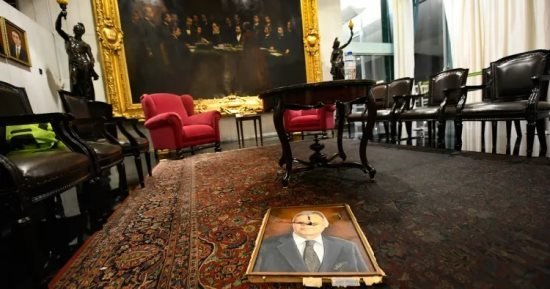 ترميم مئات الأعمال الفنية المتضررة فى أعمال شغب بالبرازيل ترميم مئات الأعمال الفنية المتضررة فى أعمال شغب بالبرازيل