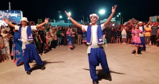 فرق قصور الثقافة تتألق بديفليه مبهر فى ختام مهرجان العلمين فرق قصور الثقافة تتألق بديفليه مبهر فى ختام مهرجان العلمين