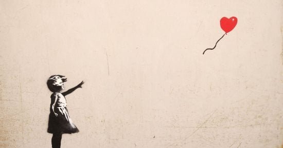 تعرضت للسرقة والتمزيق.. “الفتاة والبالون” الأكثر إثارة للجدل بين أعمال بانكسى