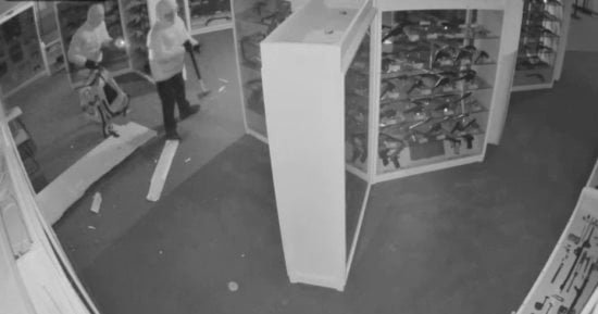 سرقة أسلحة نارية تاريخية بقيمة 134ألف دولار من متحف أسترالي سرقة أسلحة نارية تاريخية بقيمة 134ألف دولار من متحف أسترالي