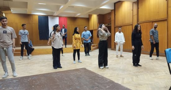 قصور الثقافة تواصل مشاهدات نوادى المسرح بالجيزة استعدادا للموسم الجديد