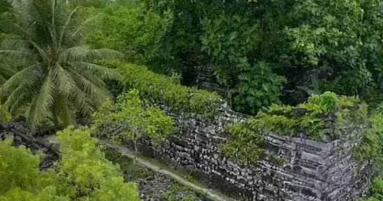 صور تكشف عن بقايا “مدينة أشباح” وسط المحيط الهادئ