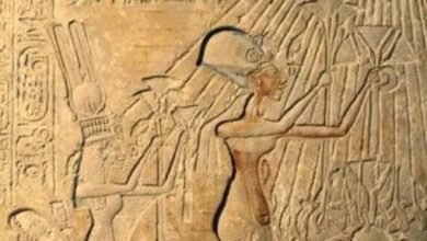 مقتنيات المتحف المصرى.. لوحة تصور الملك إخناتون وعائلته