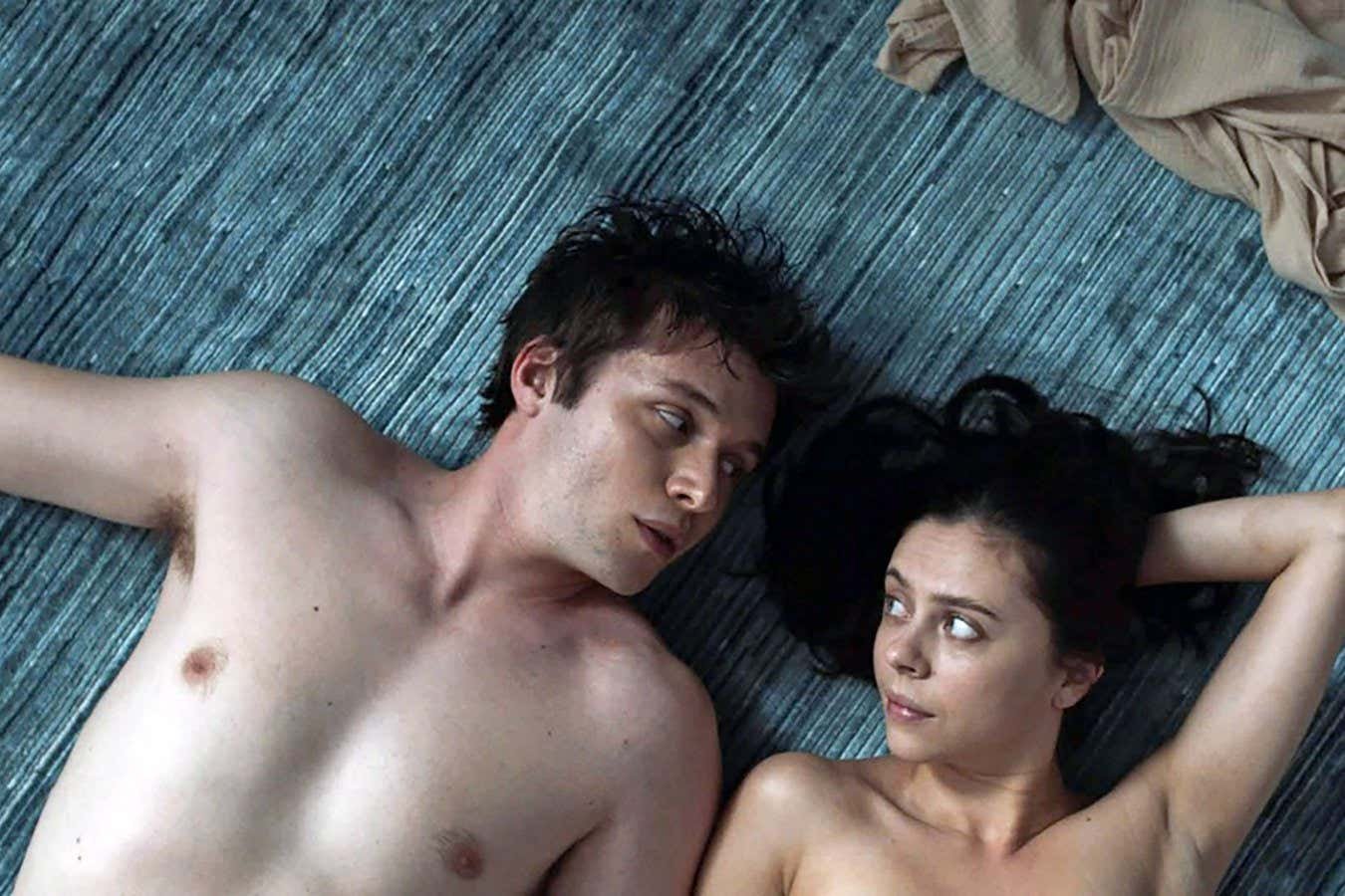 مراجعة Turn Me On: Bel Powley رائع في هذه الهجاء البائس الرائع مراجعة Turn Me On: Bel Powley رائع في هذه الهجاء البائس الرائع