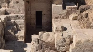 موقع أجنبى يلقى الضوء على اكتشاف معبد مصرى قديم شمال الأقصر