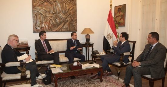 وزير الثقافة يلتقي سفير فرنسا بالقاهرة لبحث تعزيز التعاون الثقافى والإبداعى