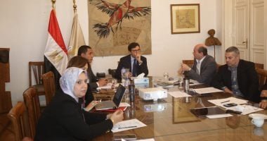 وزير الثقافة يتابع استعدادات “فعاليات الأيام الثقافية المصرية في قطر”