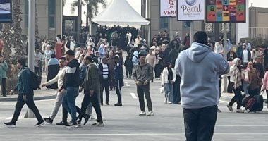 إقبال ضخم من الجمهور فى أول أيام معرض الكتاب.. صور إقبال ضخم من الجمهور فى أول أيام معرض الكتاب.. صور