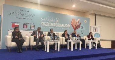 حقائق صادمة.. متخصصون بمعرض الكتاب يكشفون خطورة الإنترنت على الأطفال