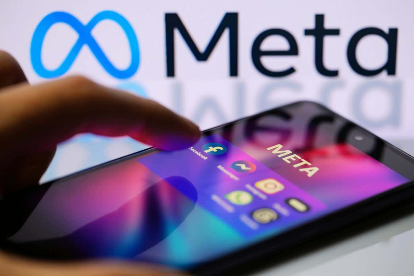 سمحت Meta بالإعلانات الإباحية التي تنتهك قواعد الإشراف على المحتوى الخاصة بها سمحت Meta بالإعلانات الإباحية التي تنتهك قواعد الإشراف على المحتوى الخاصة بها
