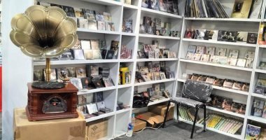 “الست” تواصل تألقها .. أسطوانات كوكب الشرق تزين معرض القاهرة للكتاب “الست” تواصل تألقها .. أسطوانات كوكب الشرق تزين معرض القاهرة للكتاب