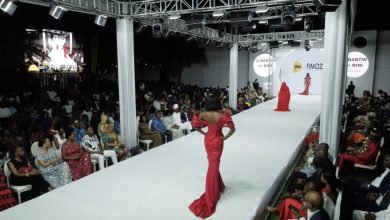 يحارب مهرجان الأزياء الدولي في توغو من أجل عالم بدون سرطان